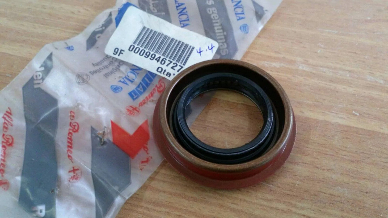 A/T Shaft Oil Seal fits Fiat Croma Alfa Romeo 156 Lancia Kappa Lybra 9946727 View Left
