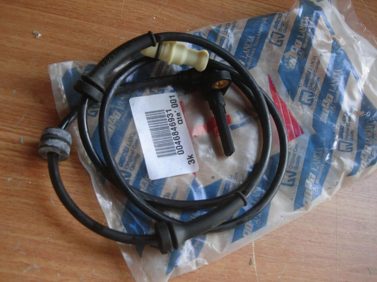 ABS Speed Sensor Front Left fits Fiat Punto 46846931 Genuine View Rear