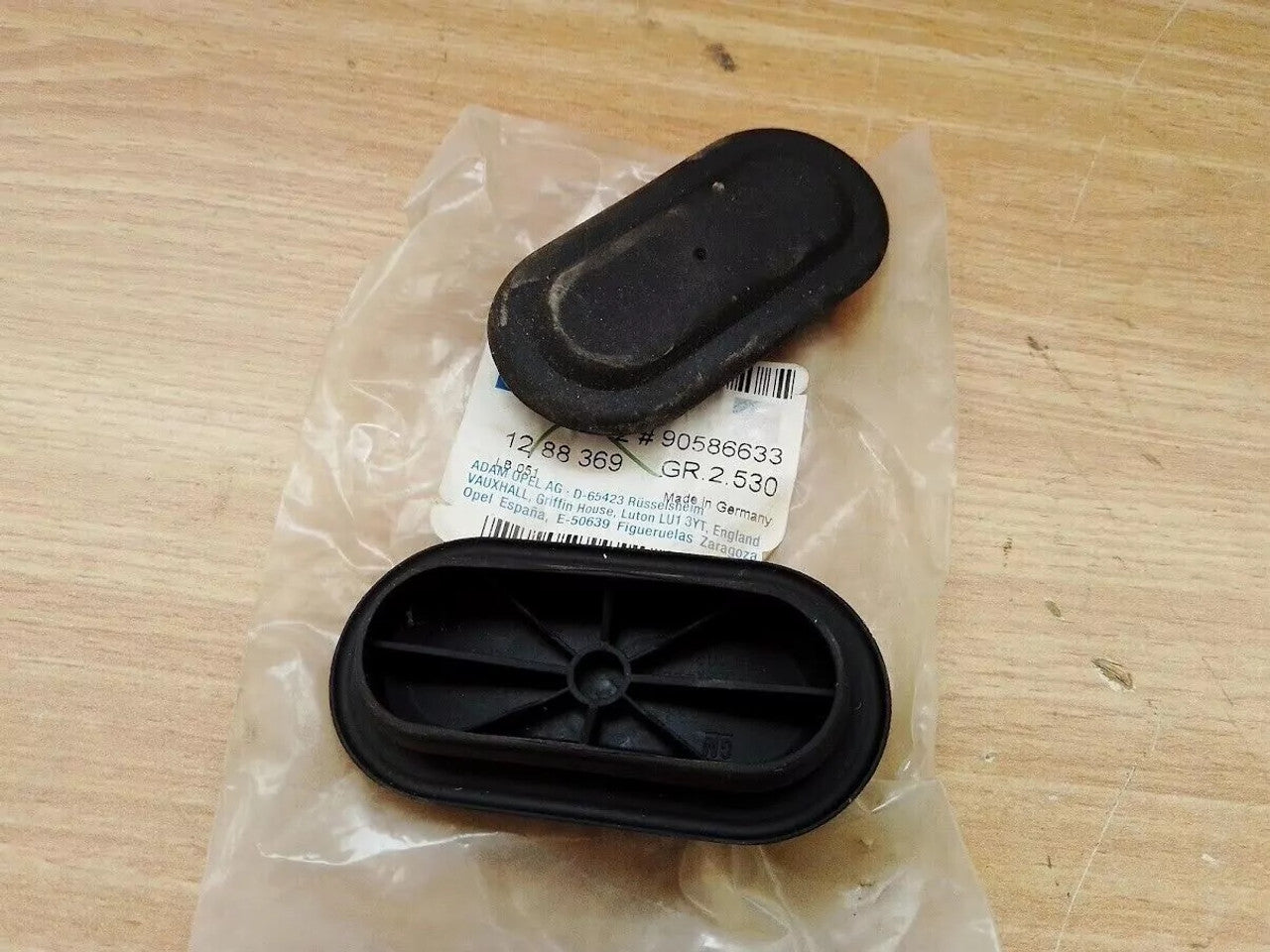 2x Wipers Nozzle Hole Grommet fits Opel Vauxhall Vectra B 90586633 Genuine View Front