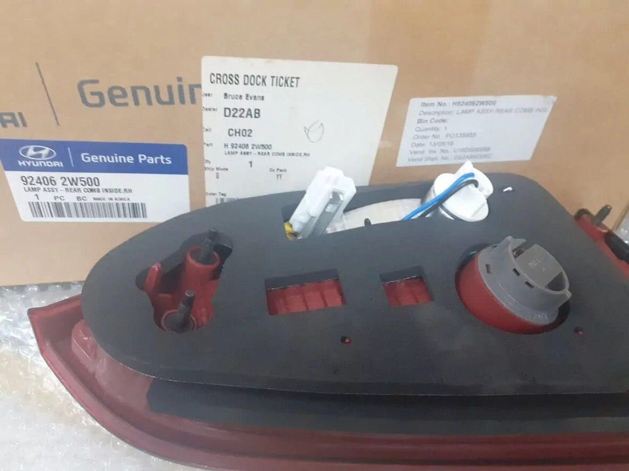 Tail Rear Light Inner Right fits Hyundai Santa Fe 924062W500 Genuine View Rear