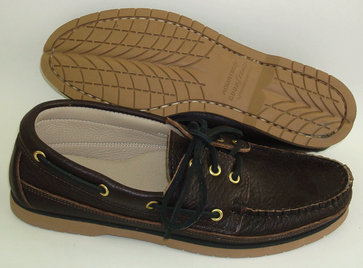boat shoes size 9