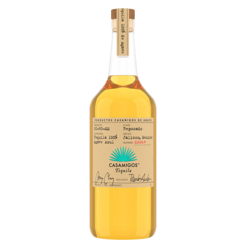 Casamigos Reposado is crafted from 100% Blue Weber agave, slow roasted to enhance natural flavors. With rich aromas of caramel and cocoa, a silky texture, and a smooth finish, it offers a flavor-rich experience that’s ideal neat, on the rocks, or in cocktails.