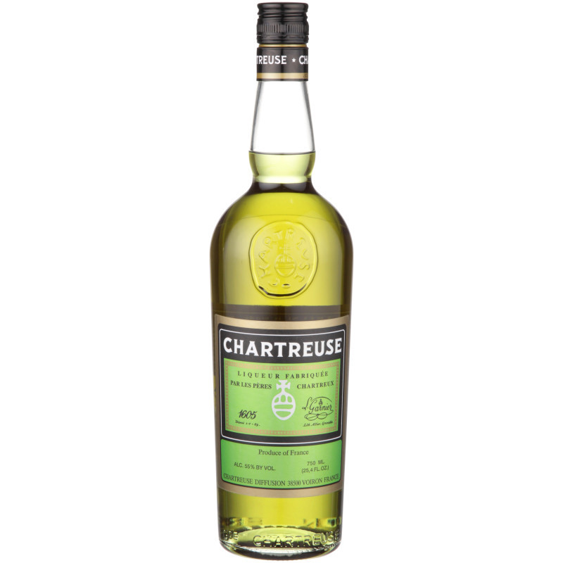 This liqueur is tangy and refreshing, with an earthy component that alternates between bitter and sweet. The green liqueur is intensely floral and herbal, with myriad aromas and flavors that attack the senses, such as cloves, angelica, fennel, citrus, thyme, rosemary, hyssop, cinnamon, mace and pine.