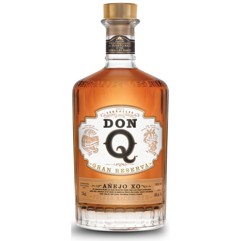 A super premium rum aged from 9 to 12 years in American white oak barrels together with Solera rums aged for up to 50 years. In the subtle aroma you can identify hints of vanilla and dark caramel, originating from the prolonged contact of the rum with the barrel.
