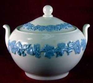 Wedgwood Lavender on Cream (Plain Edge) Sugar Bowl with Lid – collectible replacement piece by Wedgwood.