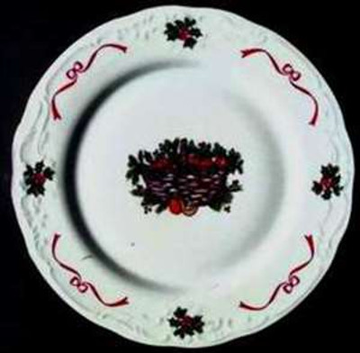 Walbrzych - Holiday Ribbon ~ Scallop - Cup and Saucer