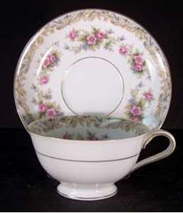 Noritake Somerset 5317 Saucer. Collectible piece.