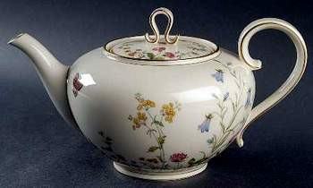 Franconia-Krautheim Meadow Flowers Tea Pot. Collectible piece.