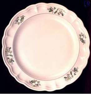 Pfaltzgraff Heirloom Soup Bowl from the Heirloom collection by Pfaltzgraff 9 1/4".