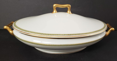 Haviland Orleans (Schleiger #622) Oval Covered Bowl from Haviland Orleans (Schleiger #622). Replacement piece from China Lane