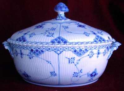 Royal Copenhagen - Blue Fluted ~ Full Lace - Tureen with Lid