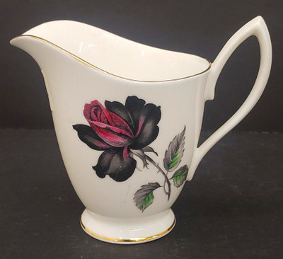 Royal Albert - Masquerade - Creamer