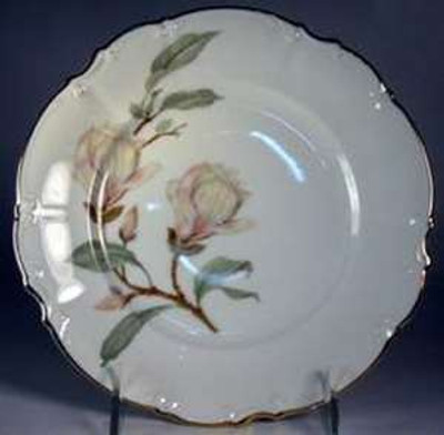 Hutschenreuther - Magnolia ~ 7948 (White Scalloped) - Soup Bowl