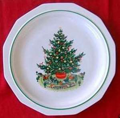 Pfaltzgraff Christmas Heritage Round Bowl. Replacement piece available at China Lane 7".