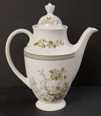 Royal Doulton Tonkin Coffee Pot with Lid, 8 1/8"