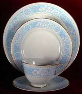 Royal Doulton - Hampton Court TC1020 - Cup