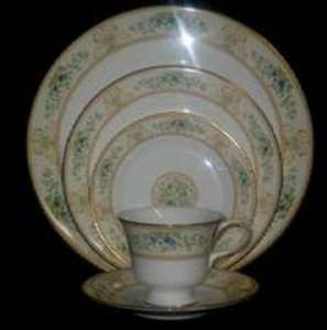 Wedgwood Agincourt Ivory Dinner Plate.
