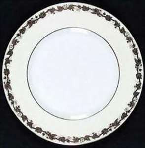 Wedgwood Whitehall Cream Dinner Plate - About New – Whitehall Cream by Wedgwood.