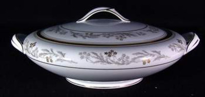 Noritake - Monica 5817 - Covered Bowl