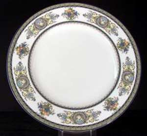 Mikasa Victorian Crest Dinner Plate, 10 3/4"