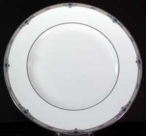 Wedgwood Amherst (Platinum Trim) Salad Plate.