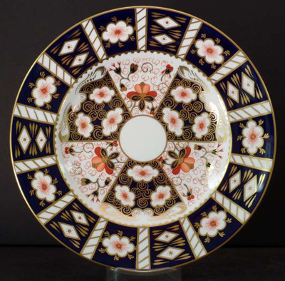 Royal Crown Derby - Traditional Imari 2451 - Salad Plate Royal Crown Derby - Traditional Imari 2451 - Salad Plate