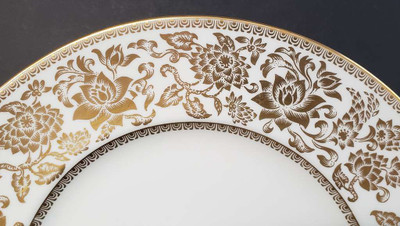 Wedgwood Damask Gold Dinner Plate.