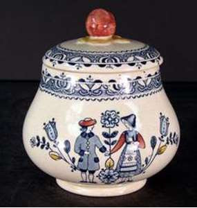 Johnson Brothers Hearts and Flowers Sugar Bowl with Lid - Light Wear from Hearts And Flowers by Johnson Brothers at China Lan