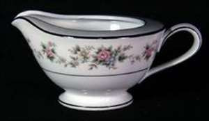 Noritake Closter 6876 Creamer - About New, 3 5/8"