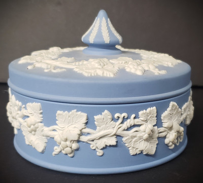 Wedgwood - Cream on Lavender Jasperware - Covered Box- Round - N