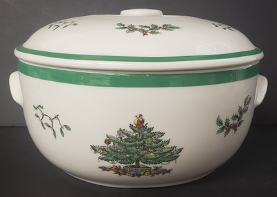 Spode - Christmas Tree~Green Trim S3324 - Covered Casserole- Round - N