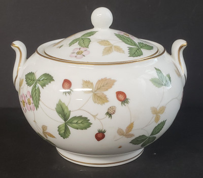 Wedgwood Wild Strawberry 146 Shape Sugar Bowl with Lid. Replacement piece available at China Lane.