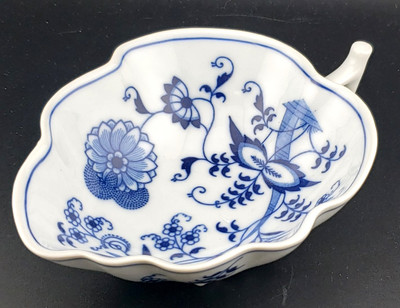 Blue Danube by Blue Danube Japan Leaf Shaped Dish, 5" x 4 1/8",  white porcelain with cobalt-blue onion floral motif