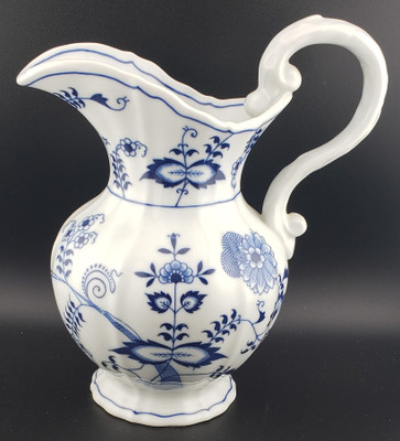Collectible Blue Danube 24 oz Pitcher, 6 1/2" tall". Featuring classic blue onion design. Retired piece. Collectible Blue Danube 24 oz Pitcher, 6 1/2" tall". Featuring classic blue onion design. Retired piece.