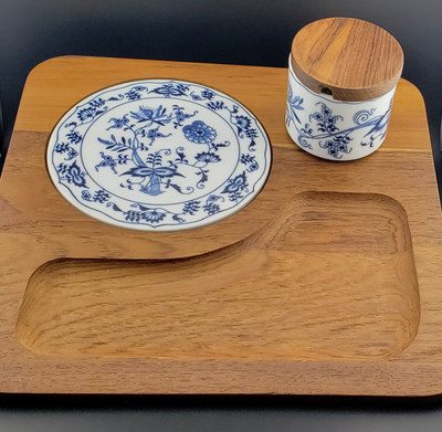 Replacement Blue Danube Blue Danube Wood Party Server with Tile and Crock, 11 1/8". Discontinued porcelain piece with classic blue onion design.