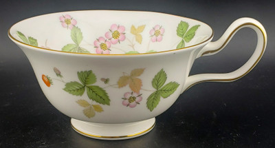 Wedgwood - Wild Strawberry R4406 - Cup Peony Shape - N