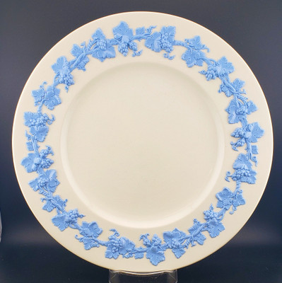 Wedgwood - Lavender on Cream (Plain Edge) - Dinner Plate - Wide Rim - AN