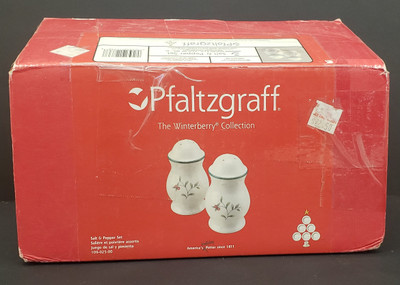 Pfaltzgraff - Winterberry - Salt and Pepper Set - Nw