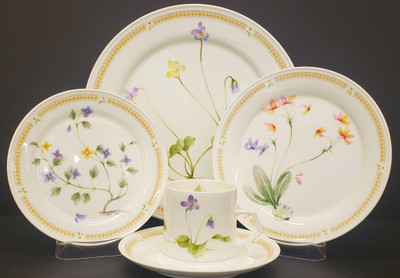 Mikasa - Nature's Garden - Place Setting - Violet - N