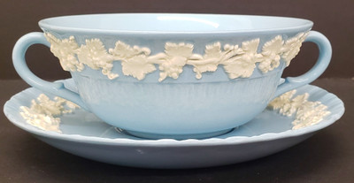 Wedgwood - Cream on Lavender (Shell Edge) - Cream Soup and Saucer - N