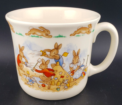 Royal Doulton - Bunnykins (Albion Shape) - One Handle Hug a Mug - Sand Castles - N