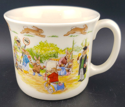 Royal Doulton - Bunnykins (Albion Shape) - One Handle Hug a Mug - School Gates - N