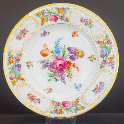 Schumann - Empress Dresden Flowers - Large Dinner Plate - Iris - N