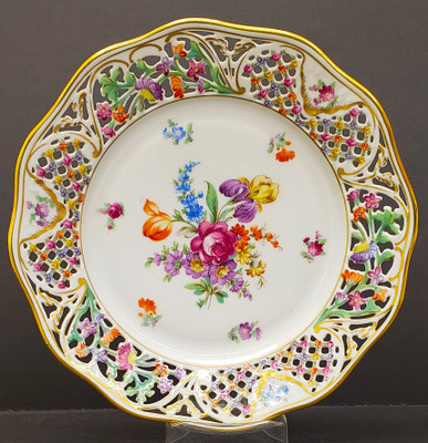 Schumann - Chateau Dresden - Luncheon Plate - Iris - N