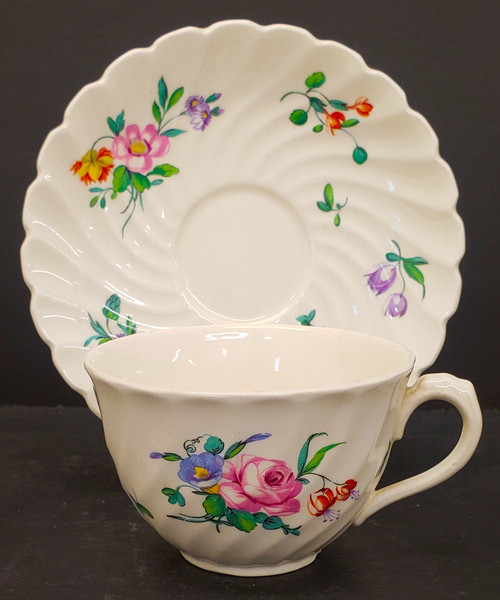 Newport - NE7 (Clarice Cliff) - Cup & Saucer