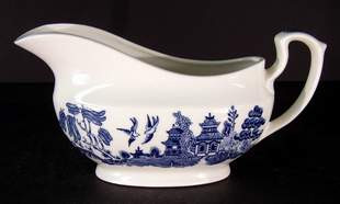 Churchill Willow Blue (Georgian Shape) Gravy Boat. Collectible piece.