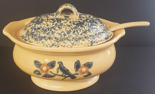 Pfaltzgraff America Soup Tureen with Ladle