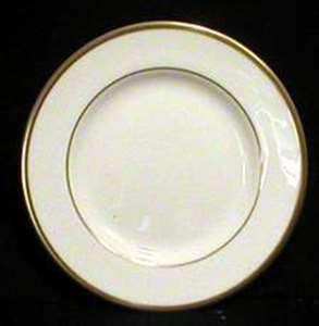 Royal Doulton Heather (Gold Trim) Salad Plate. Replacement piece available at China Lane.