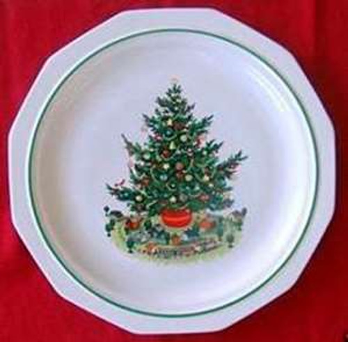 Pfaltzgraff Christmas Heritage Round Bowl. Replacement piece available at China Lane 7".
