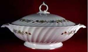 Royal Doulton Piedmont H4967 Piedmont Round Covered Bowl with Lid.